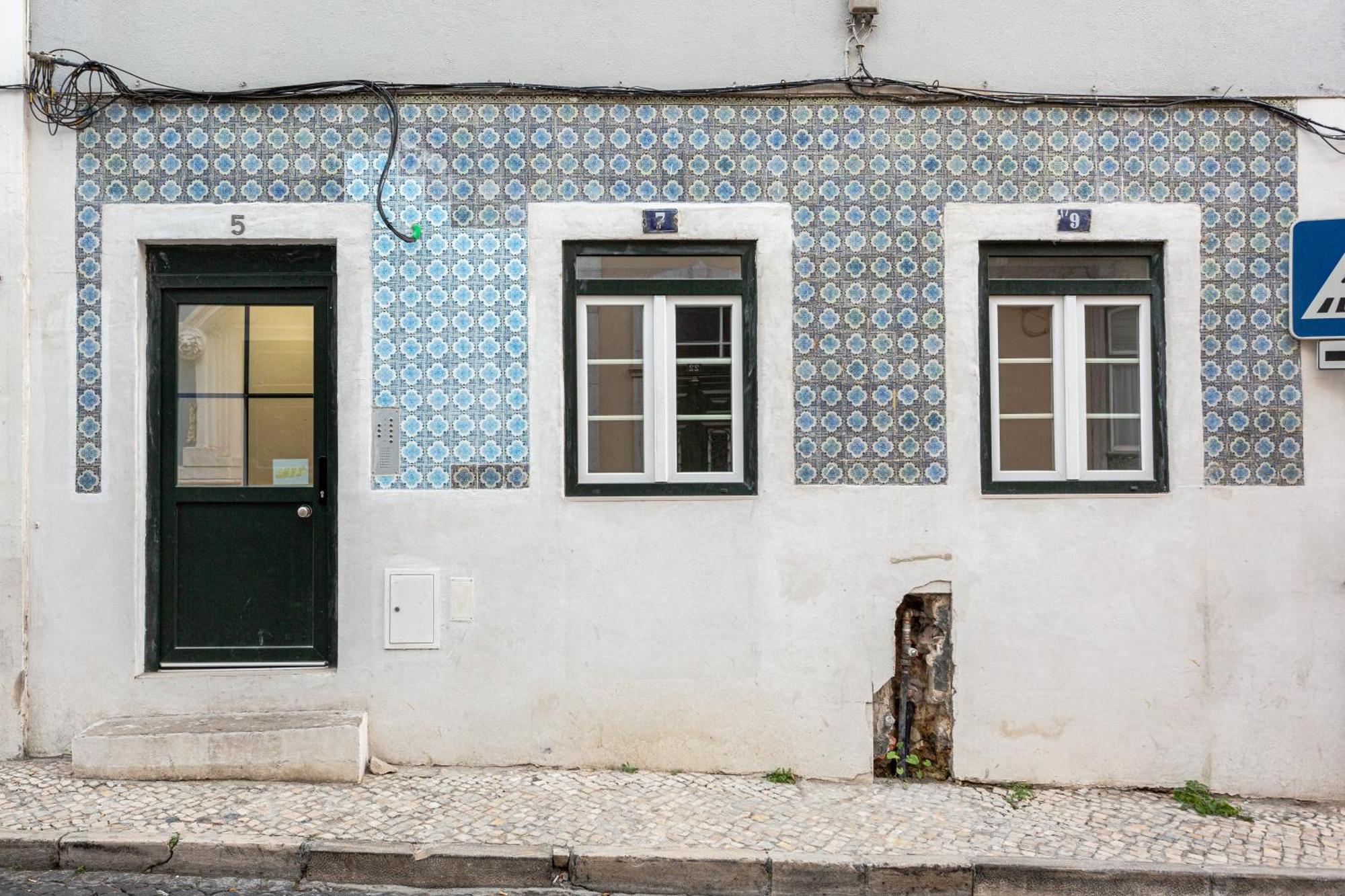 Joivy Minimalistic Apt W Patio In Principe Real Lissabon Exterior foto