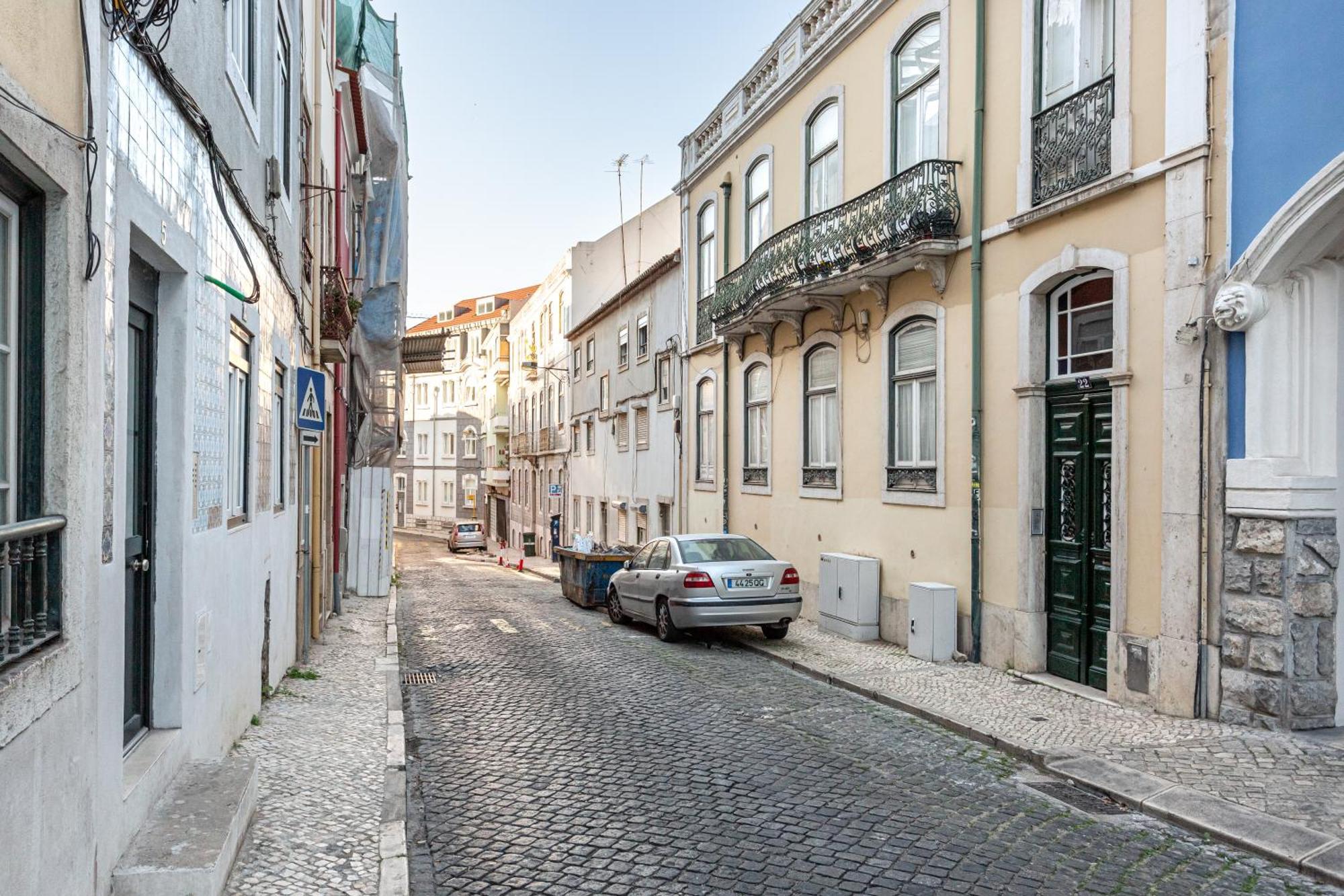 Joivy Minimalistic Apt W Patio In Principe Real Lissabon Exterior foto